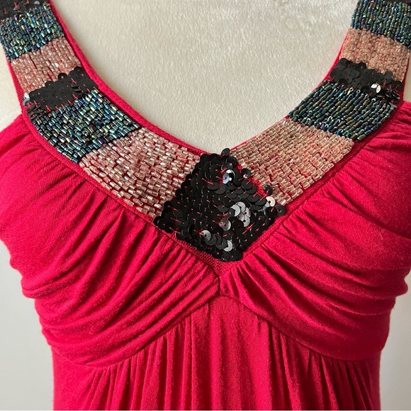 Bui Yah Kah Red Beaded V-neck Bodycon Pencil Dress with Square Back for Women - Picture 7 of 9